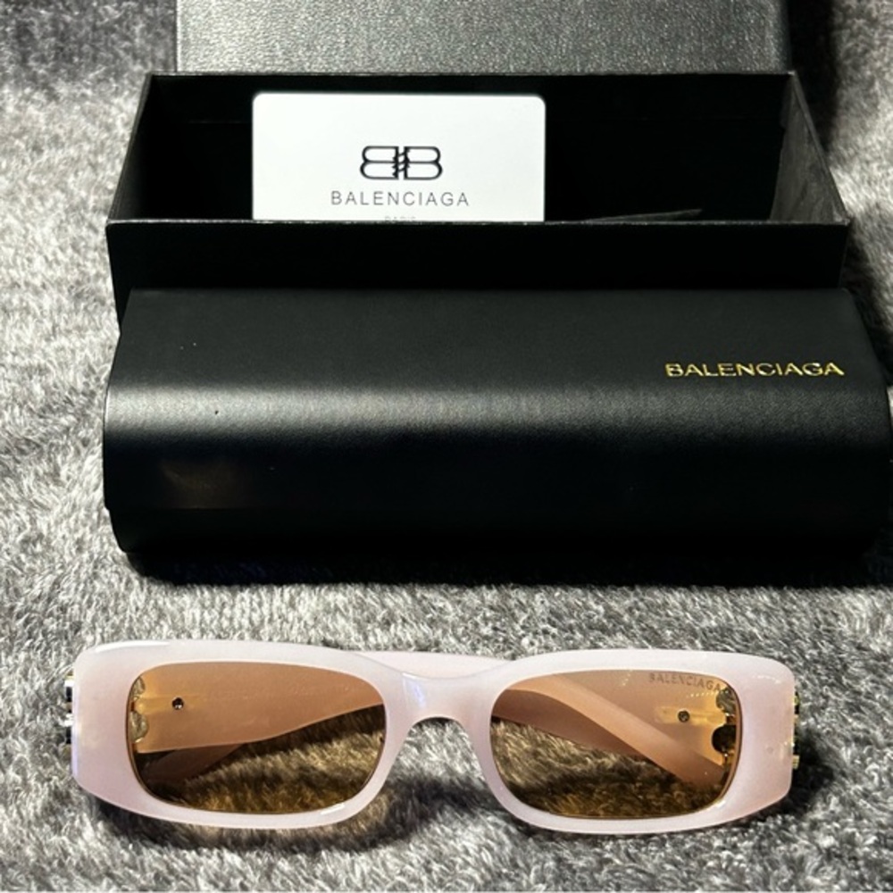 WOMEN'S DYNASTY RECTANGLE SUNGLASSES IN PINK/GOLD